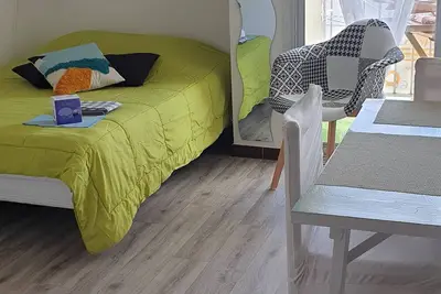 Apartment- 2nd floor with elevator - 7 minutes from the pond of