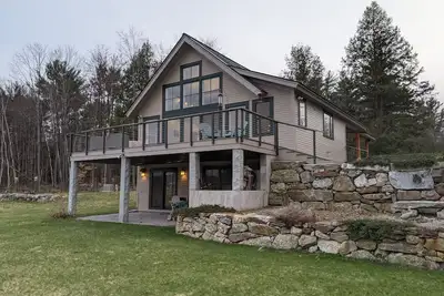 Image de Meadow House at Powder Mill Pond - a nature lover's paradise