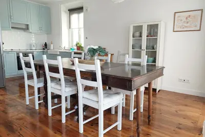 Image de Chalet 90 steps from Estoril beach! New