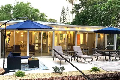 Image de Dog Friendly/Fenced Island Oasis-Large Outdoor Space/Minutes to Beach, Downtown