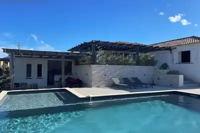 Image de Contemporary villa with swimming pool, 8/10 people