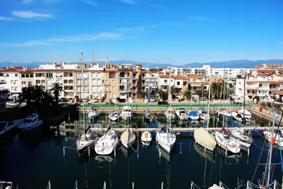 Apartment in beachfront
