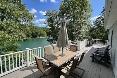 Image de Pura Vida: Updated Norris Lakefront Home with Private Covered Dock