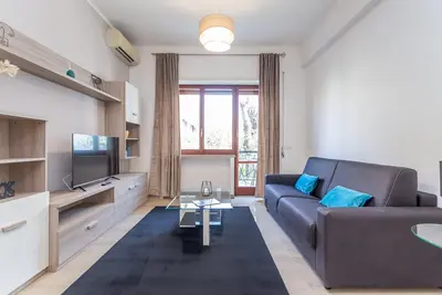 St. Peter’s Quiet and Cozy 2 Bdr apartment with Garage
