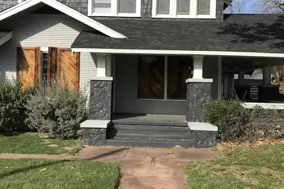 Image de Spacious Colonial 3 bedroom near downtown