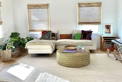 Image de Renovated house minutes from beach, boardwalk, and shopping