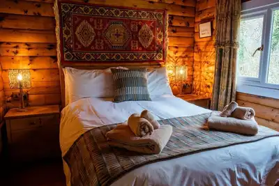 Image de Self-Catering log cabin near Plockton and the Isle of Skye secluded, well equipped and dog friendly.