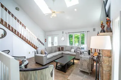 Image de Rocky Forest Cabin - Lake / Skiing / Casino / Hiking