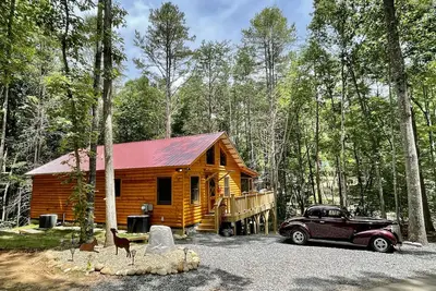 Image de The Lazy Goat Cabin: HotTub, Grill, Fire Pit, Wifi