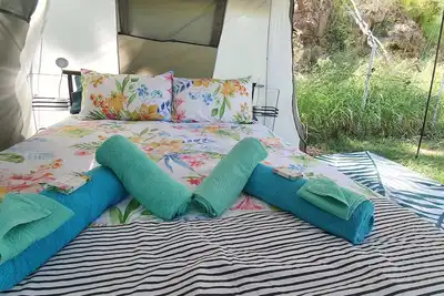 Image de Meyenburg Luxury Tent with shared bathroom/kitchen/lounge