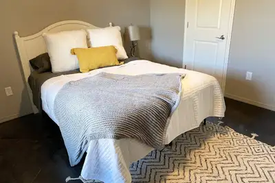 Image de 10 min airport | 15 min Pd Canyon | 3 bed