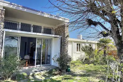 Image de Maison vintage proche forêt avec parking, animaux acceptés