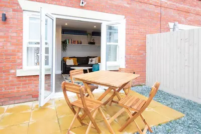 Stunning newly built harbourside 3-bed property-3 mins walk from beach and pier