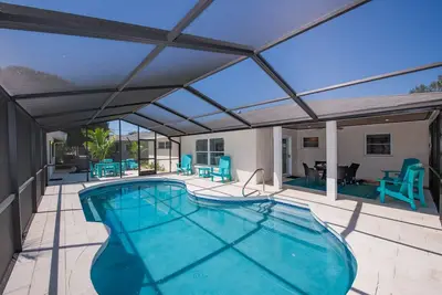 Image de Sunny Breeze! Pool, Guest House and Games!