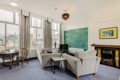 Image de Crossley Suite - Uk38334
