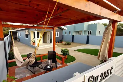 Image de Romantic House with Spacious Hot Tub Spa, Family/Pet friendly and Free Parking