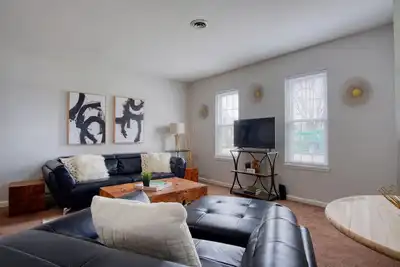 Image de Lovely 2-Bedroom Home Located Close To It All