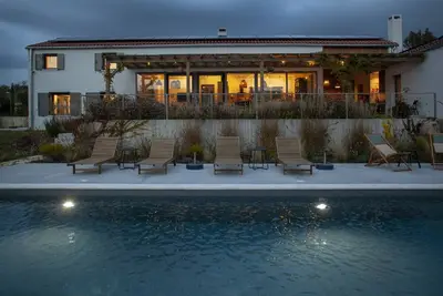 Image de Two villas in lush countryside near Motovun