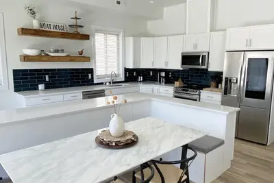Image de Crescent Bar 4bed/3bath New Construction! Riverfront gated community