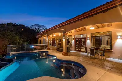 Image de Spectacular Luxury Vacation Home - Breathtaking Views - Heated Infinity Pool