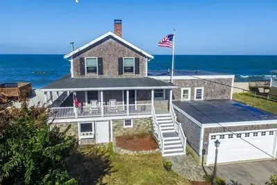 Image de Waterfront home for family getaways
