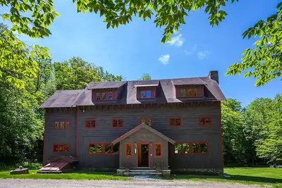 Image de Rustic-Chic Vermont Ski Lodge Near Stratton