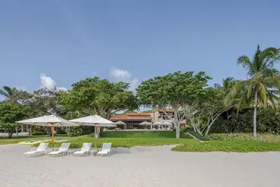 Image de Amazing beachfront villa in Ranchos Punta Mita