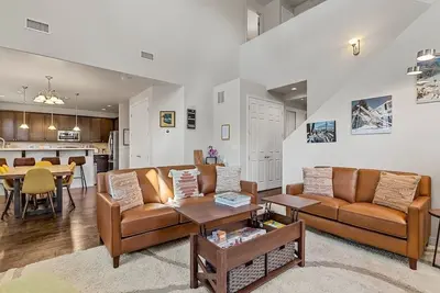 Image de Stylish & Comfy ~ 5★ Location, ♛Royal Beds, HotTub