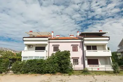 Image de Appartement de deux chambres avec la terrasse Baska, Krk (A-19483-a)