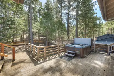 Lake-view home near casinos, golf, slopes w\/ hot tub & 2-car garage, sleeps 8