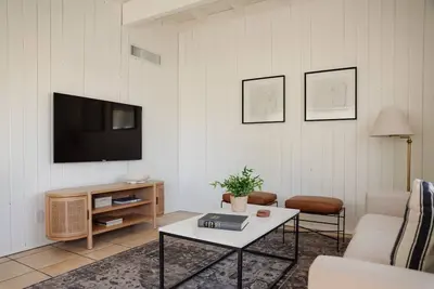 Image de Cozy and Stylish Vibes in Midtown Tucson Home