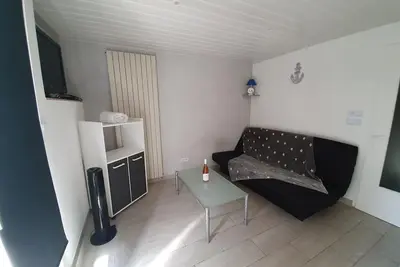 Image de Location T1 30m2 avec Terrasse à Brem Sur Mer: 2km de la plage