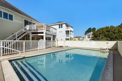 Image de Fun In The Sun: Private Pool, Hot Tub, Gym Access