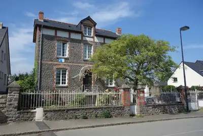 Image de Maison famille / Artiste. A Mi chemin ville/mer. Au calme. Idéale pour famille