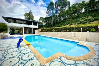 Image de Family Estate full of charm and relaxation! 5 minutes from town