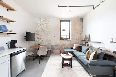 Image de Spacious Luxury 2br Apt with Parking, Rooftop, and Gym