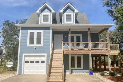 Image de Updated dog-friendly home near the beach with game room, deck, w/d, and Ac