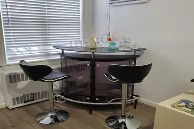 Image de Cozy Rockaway Getaway near Jfk Airport sleeps 4!