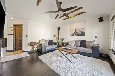 Image de Gated Private Chalet with Hot Tub