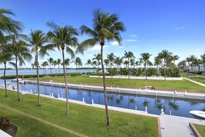 Image de Waterfront luxury Villa (19) with sunset views and boat slip