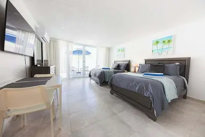 Steps from Beach Studio w/Parking @ Esj Towers