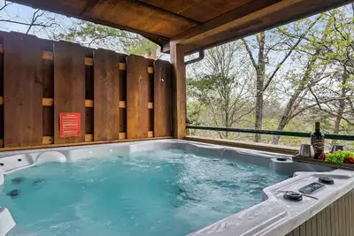 Image de Hot Tub*<1 mi Dollywood*Pool*Massage Chair*View*Pool Table*Ping Pong*Ps5*Dog