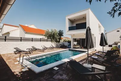 Image de Maison de vacances Vodice pour 1 - 8 personnes avec 4 chambres à coucher - Maison de vacances