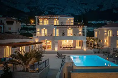 Image de Maison de vacances Tučepi pour 1 - 14 personnes avec 6 chambres à coucher - Maison de vacances