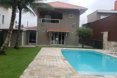 Image de High Standard House with Heated Pool and Sauna