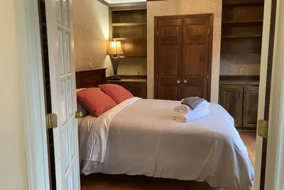 Image de 4-bedroom vacation home 17 minutes from North Carolina State University