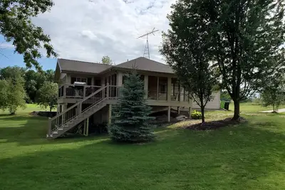 Image de Large, cozy lake home near Round Lake Farm, Nordic Center, Road America, Lambeau