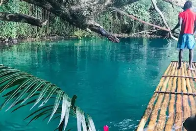 Image de Hope Bay-Peaceful getaway w/ pool and steps to natural beach