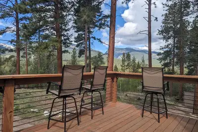 Image de Unique Rustic and Renovated Barn in the Woods