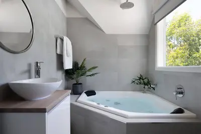Image de Briars Loft is a 2 bedroom cottage perfect for weekends & mid-week escapes